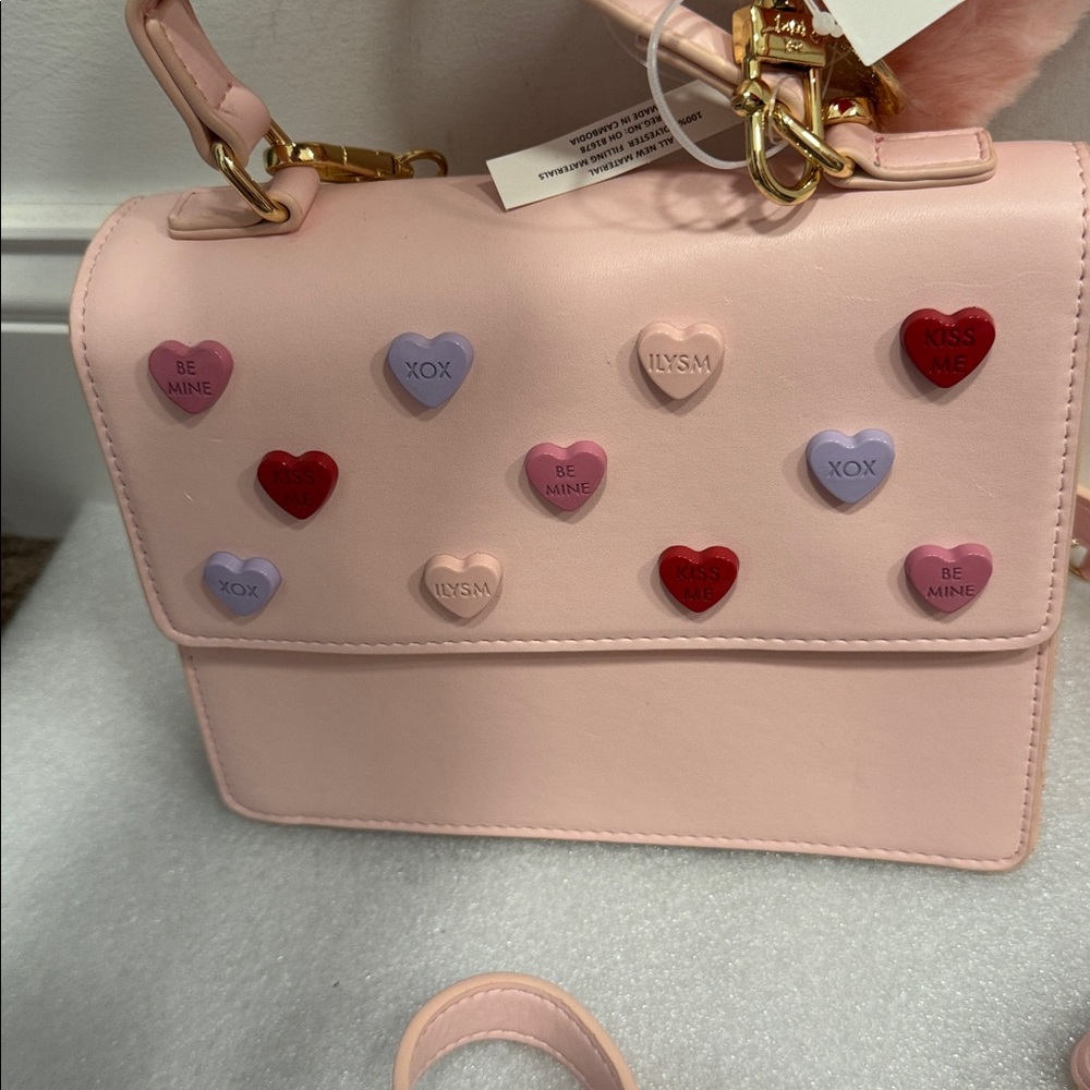 Betsey Johnson Valentine’s Day heart messages crossbody bag NWT heart charm - Picture 2 of 9